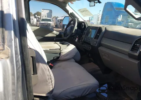 2022 Ford F-250 Xlt z USA, uszkodzony, nr VIN 1FT7X2B67NEC14713